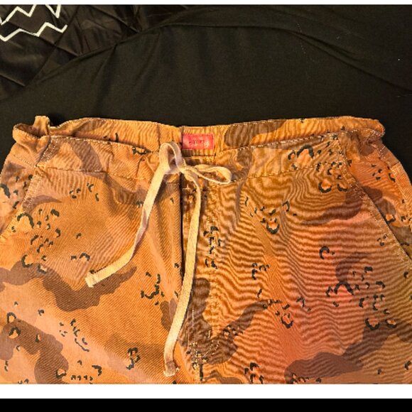 Mother Coral Camo Cargo Pants SZ: 33 - Picture 10 of 10
